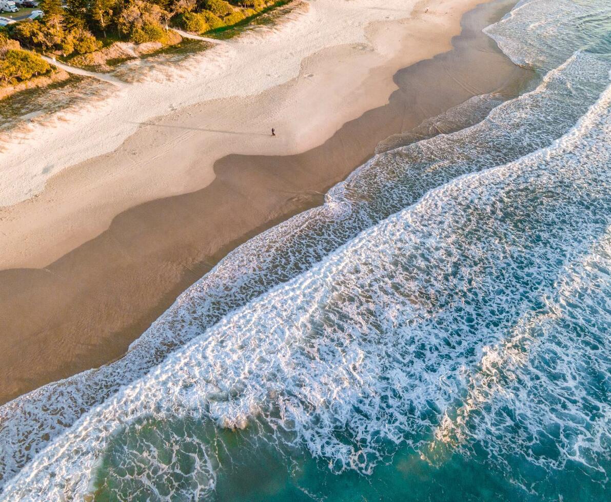 an image of a beach in queensland