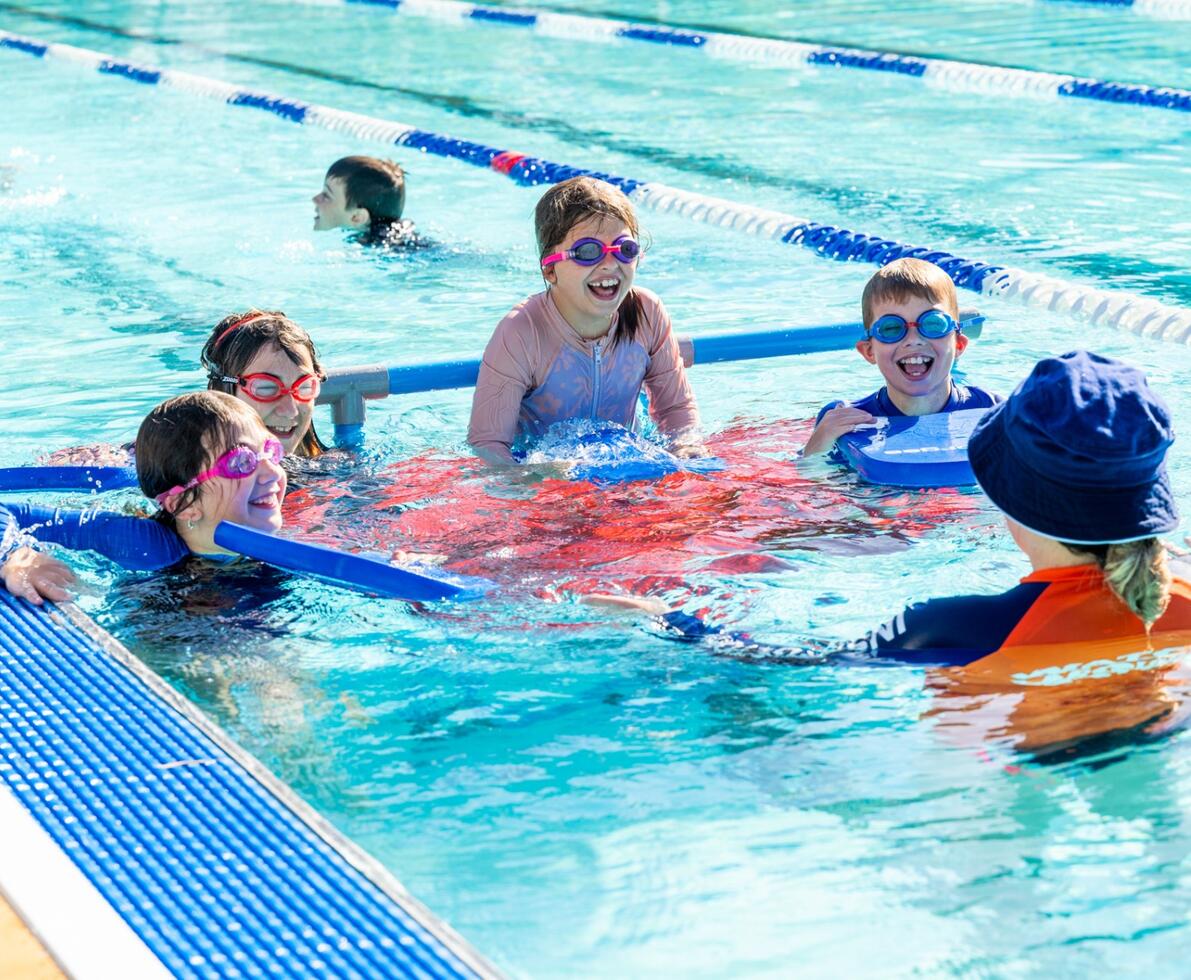 an image of a swimming instructor at gawler teaching kids